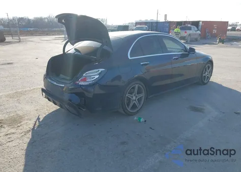 2015 Mercedes-Benz C 300 Sport из США, поврежденный, VIN 55SWF4JB2FU045434